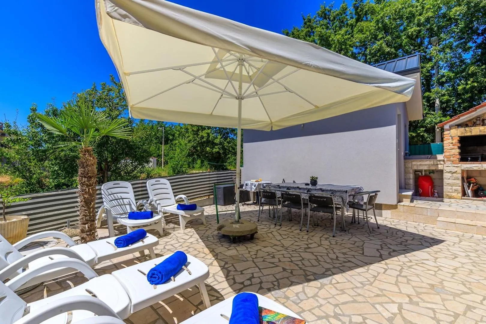 Pensjonat Apartments Vanessa With Shared Pool Nova Vas